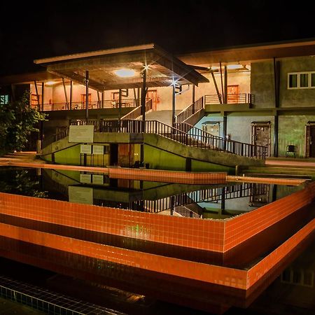 The Riverpool Resort And Spa Канчанабури Екстериор снимка