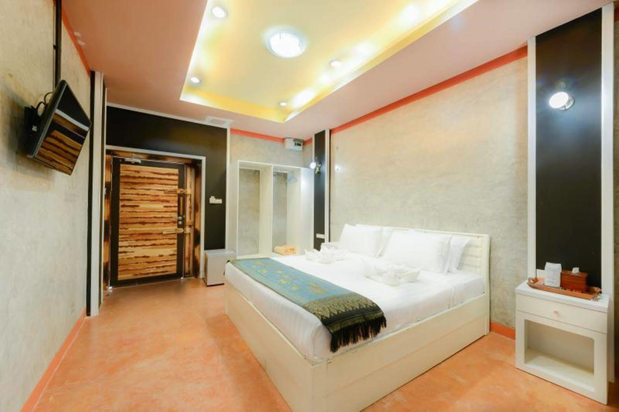 The Riverpool Resort And Spa Канчанабури Екстериор снимка