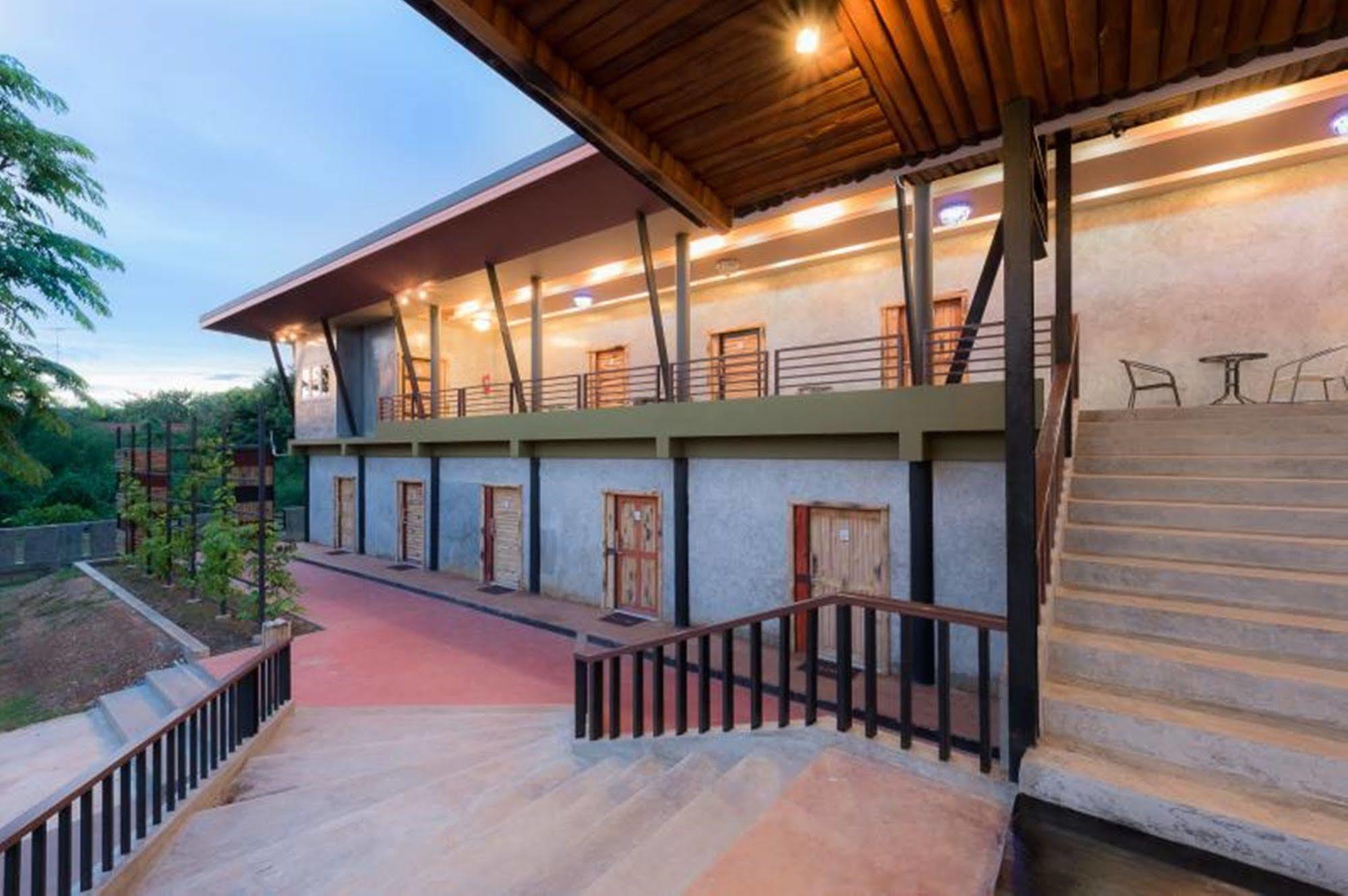 The Riverpool Resort And Spa Канчанабури Екстериор снимка